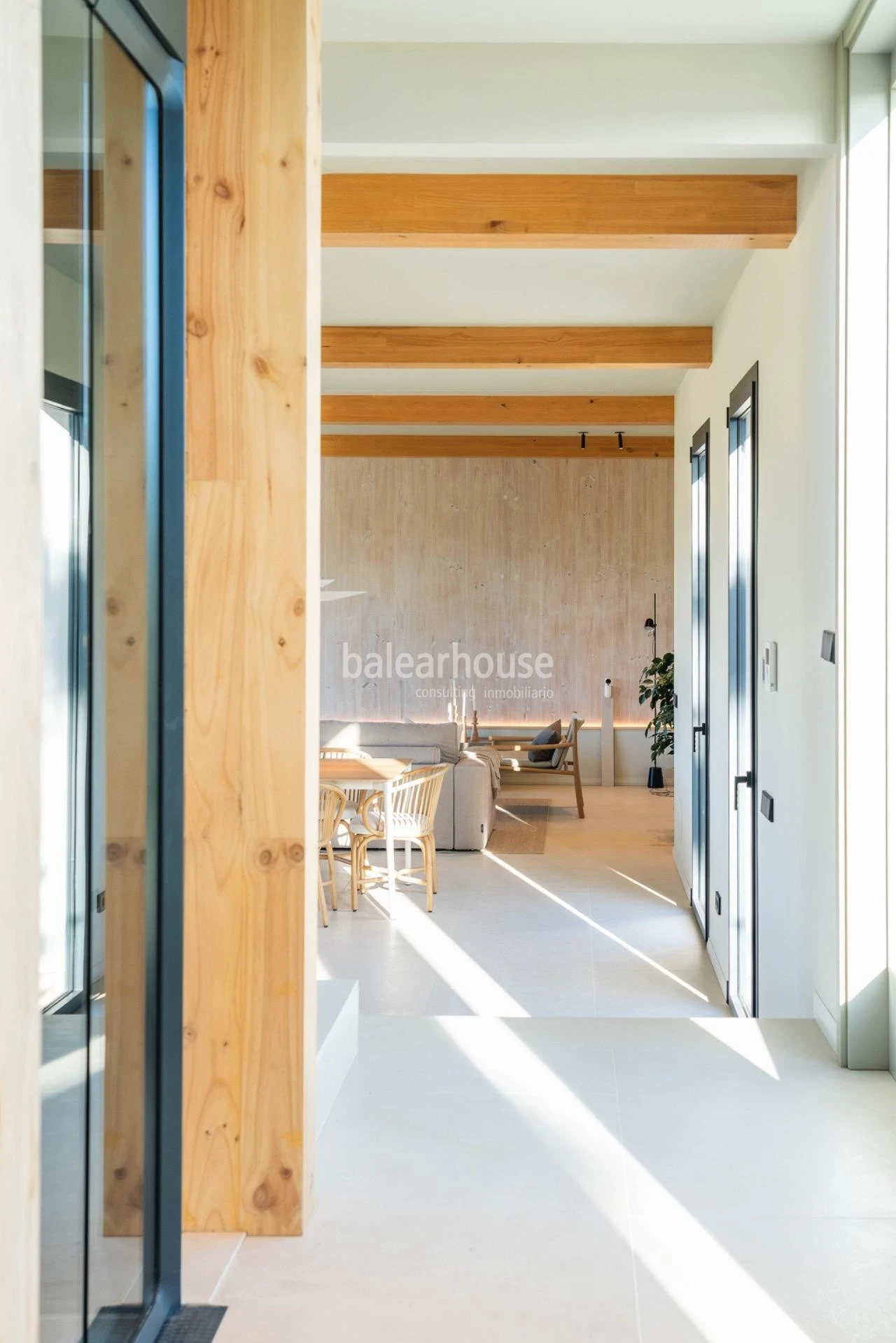 Contemporary and sustainable design with panoramic terraces and views of the Tramuntana