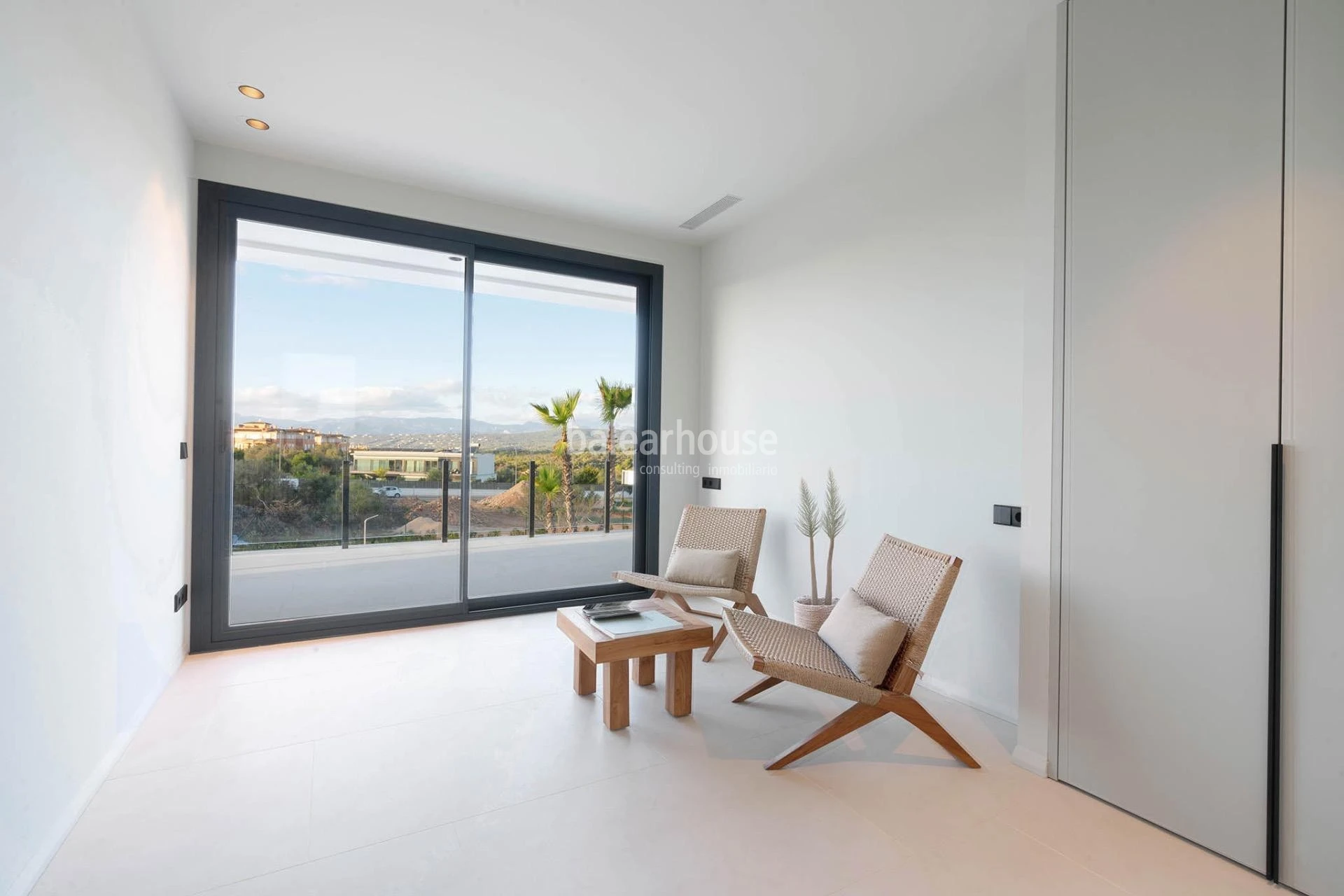 Contemporary and sustainable design with panoramic terraces and views of the Tramuntana