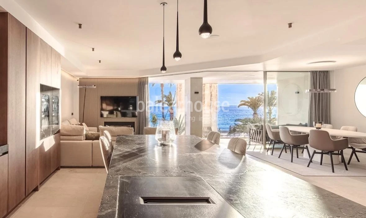 Diseño premium, pura luz y materiales nobles frente al mar en Portixol