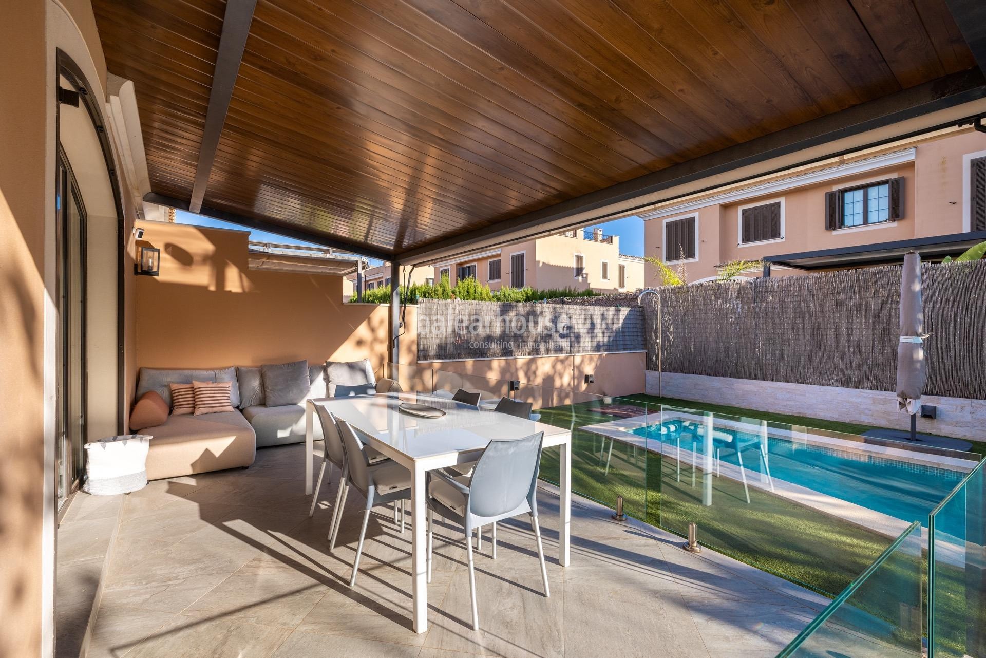 Contemporary Mediterranean Villa with Pool and Garden near the Beaches of Puig de Ros