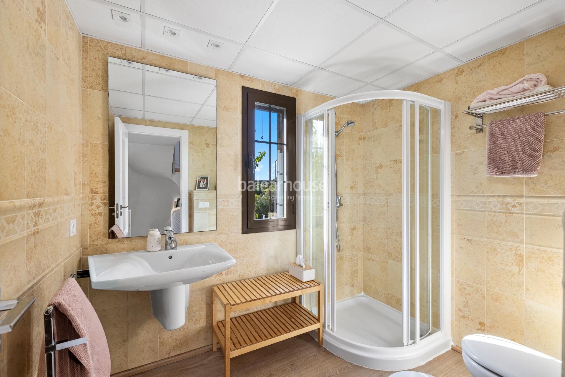 Contemporary Mediterranean Villa with Pool and Garden near the Beaches of Puig de Ros