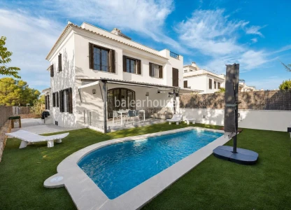 Contemporary Mediterranean Villa with Pool and Garden near the Beaches of Puig de Ros