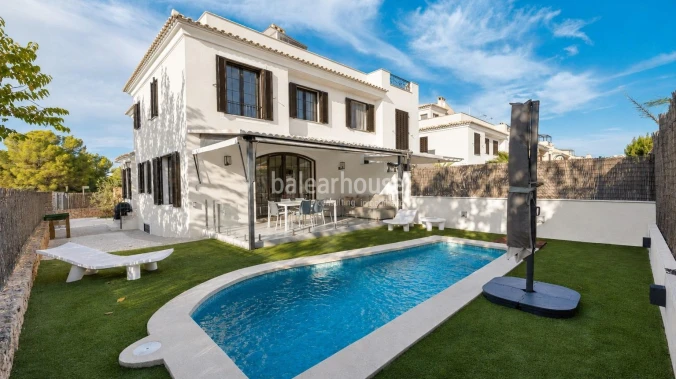 Contemporary Mediterranean Villa with Pool and Garden near the Beaches of Puig de Ros