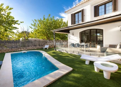 Contemporary Mediterranean Villa with Pool and Garden near the Beaches of Puig de Ros