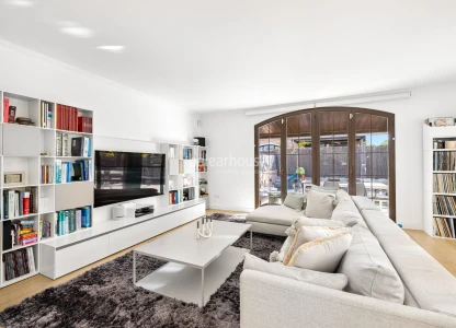 Contemporary Mediterranean Villa with Pool and Garden near the Beaches of Puig de Ros