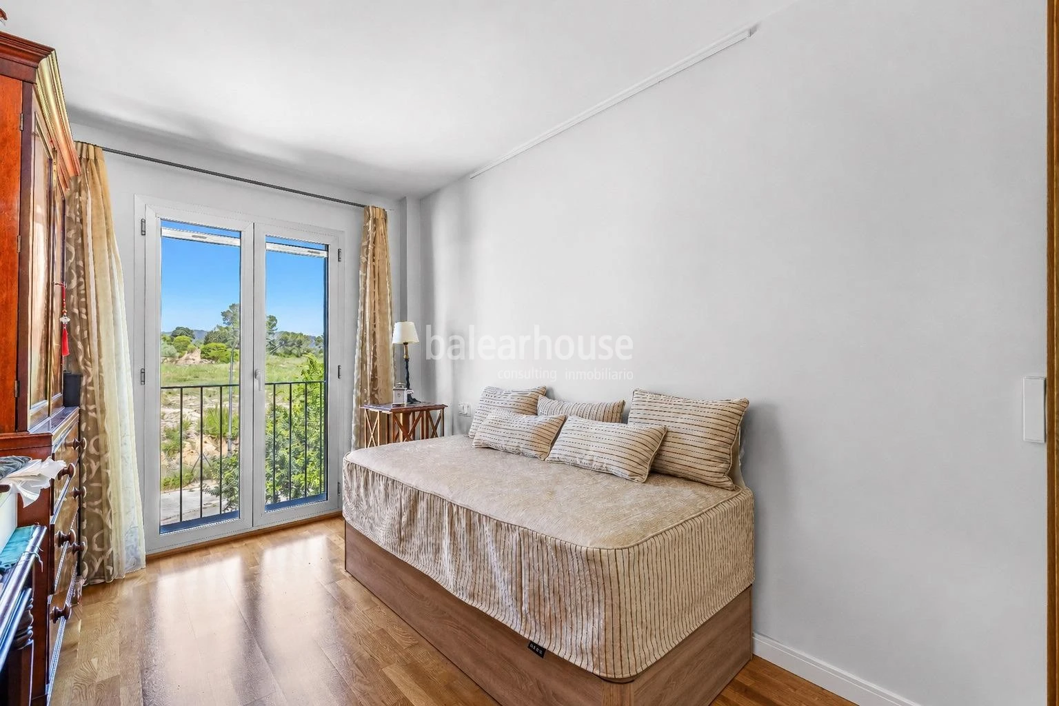 Bright apartment surrounded by nature in the peaceful residential area of Sa Teulera