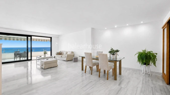 Fabelhafte Wohnung in erster Meereslinie in Portixol mit beeindruckendem Blick auf das Meer und die gesamte Bucht von Palma
