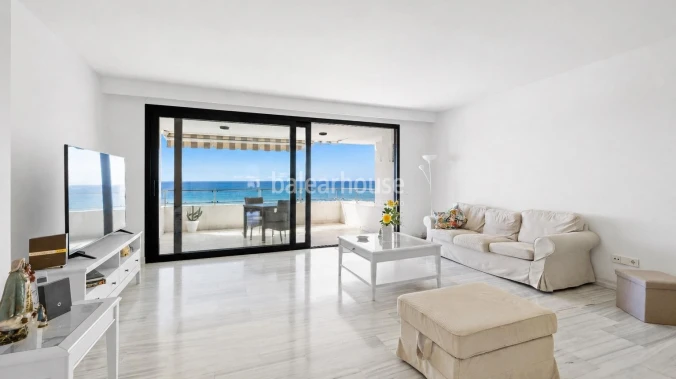 Fabelhafte Wohnung in erster Meereslinie in Portixol mit beeindruckendem Blick auf das Meer und die gesamte Bucht von Palma