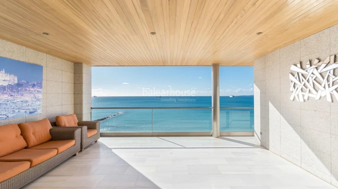 Grand Seafront Apartment with Stunning Views of Palma Bay
