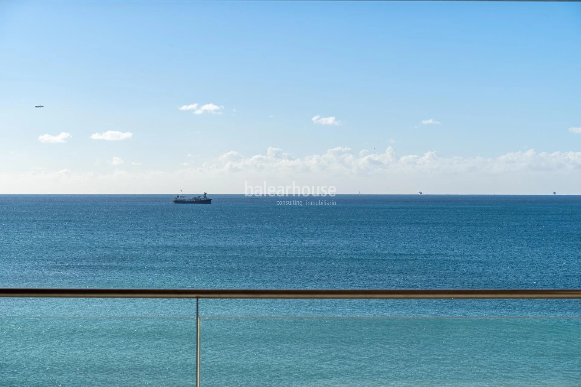 Vistas espectaculares y únicas al mar y a toda la bahía de Palma desde este gran piso en el Portixol