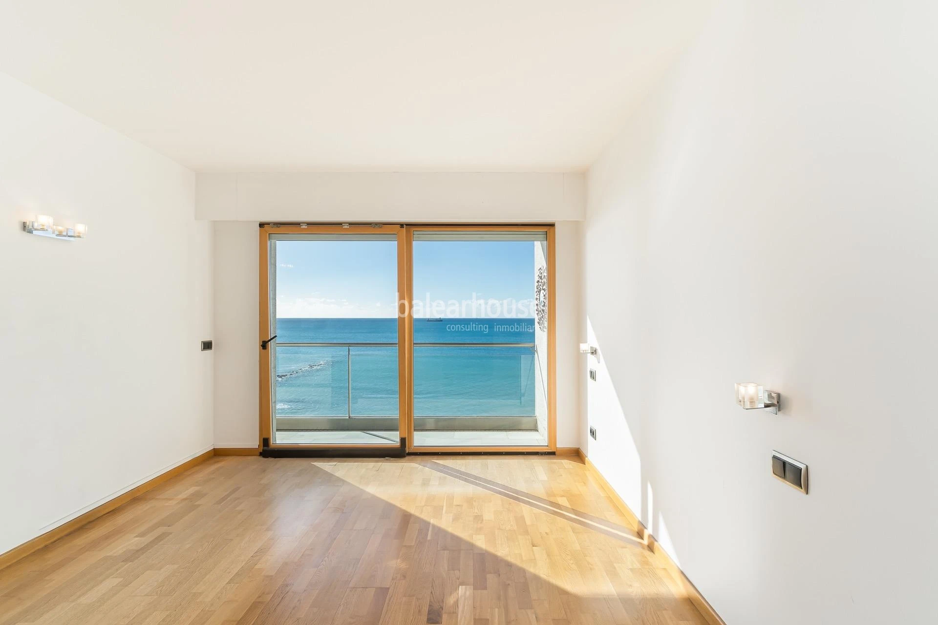 Vistas espectaculares y únicas al mar y a toda la bahía de Palma desde este gran piso en el Portixol