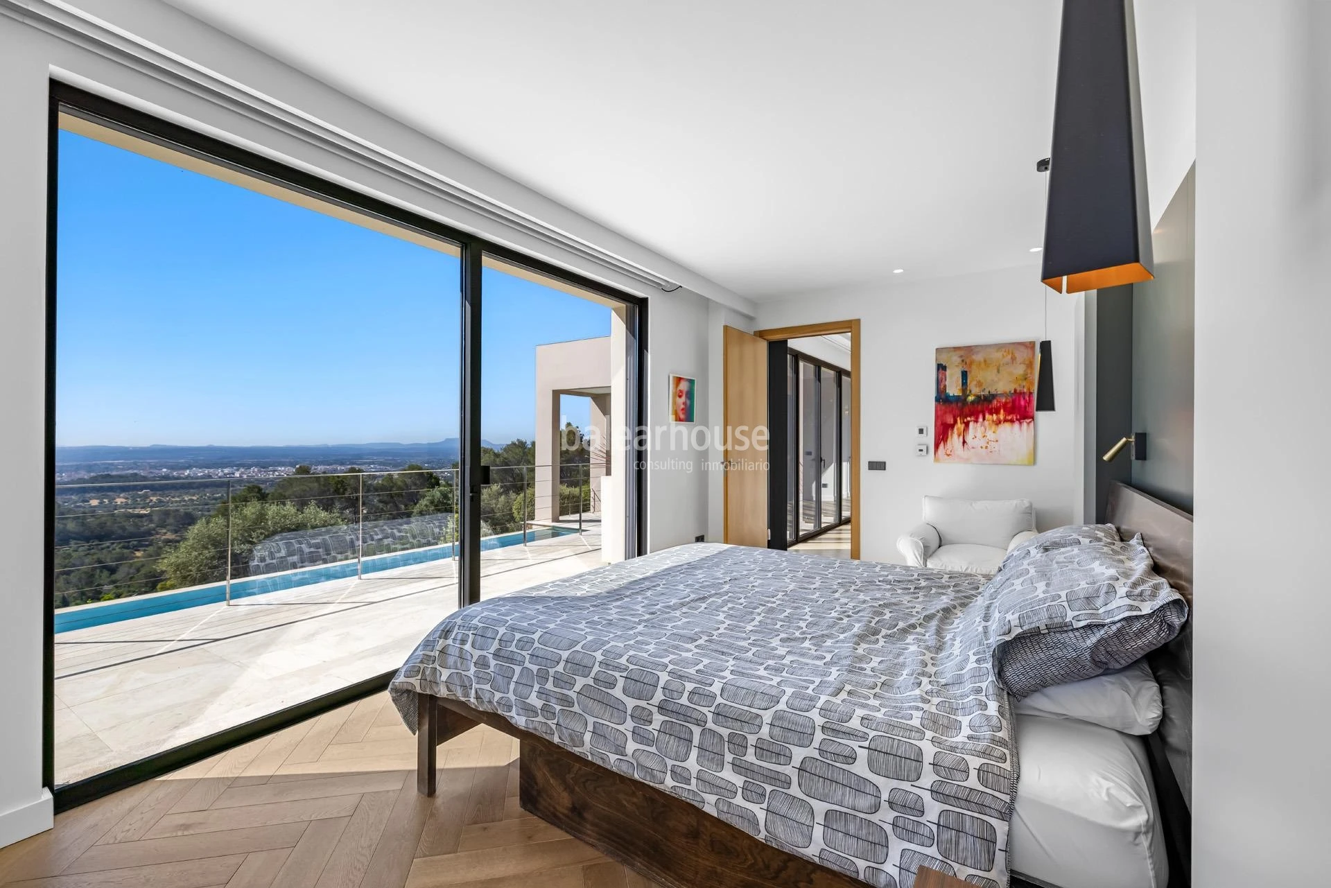 Arquitectura y paisaje en una finca excepcional con vistas abiertas a la Tramuntana
