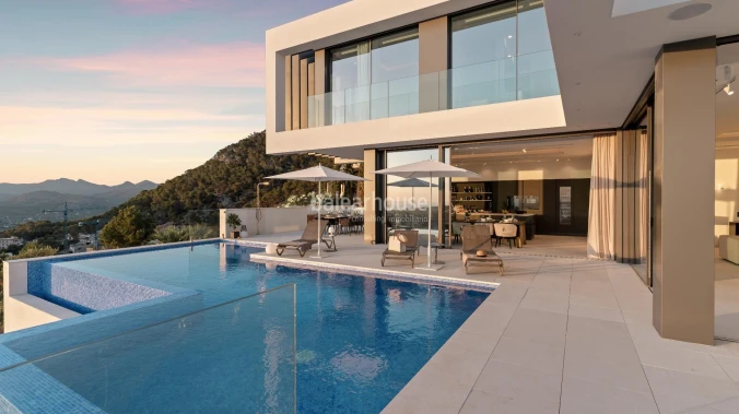 Spectacular sea views from every angle in this exclusive new build villa located in Cala Llamp.