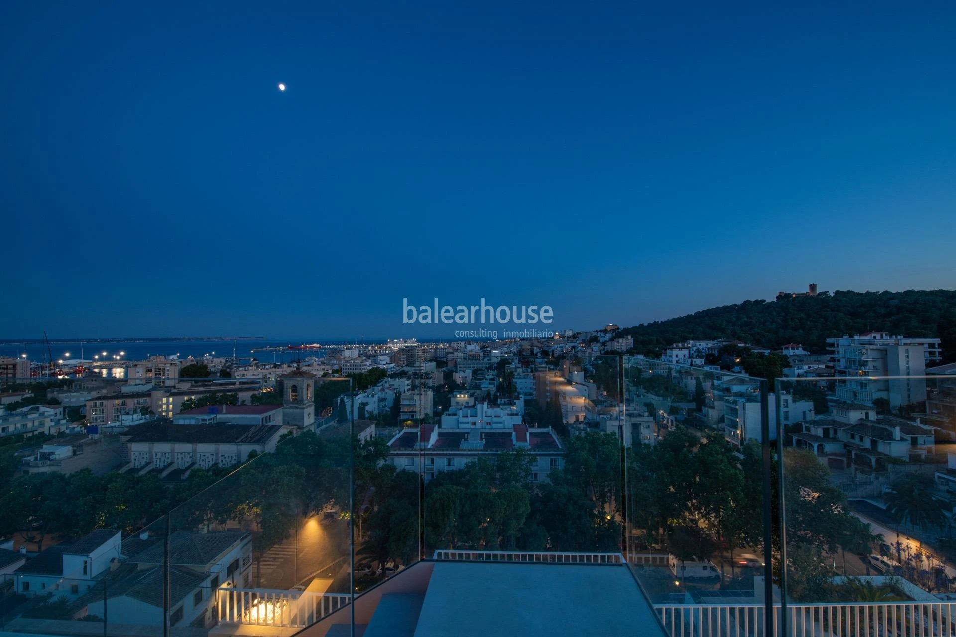 Exceptional penthouse with panoramic views over Palma and the Mediterranean