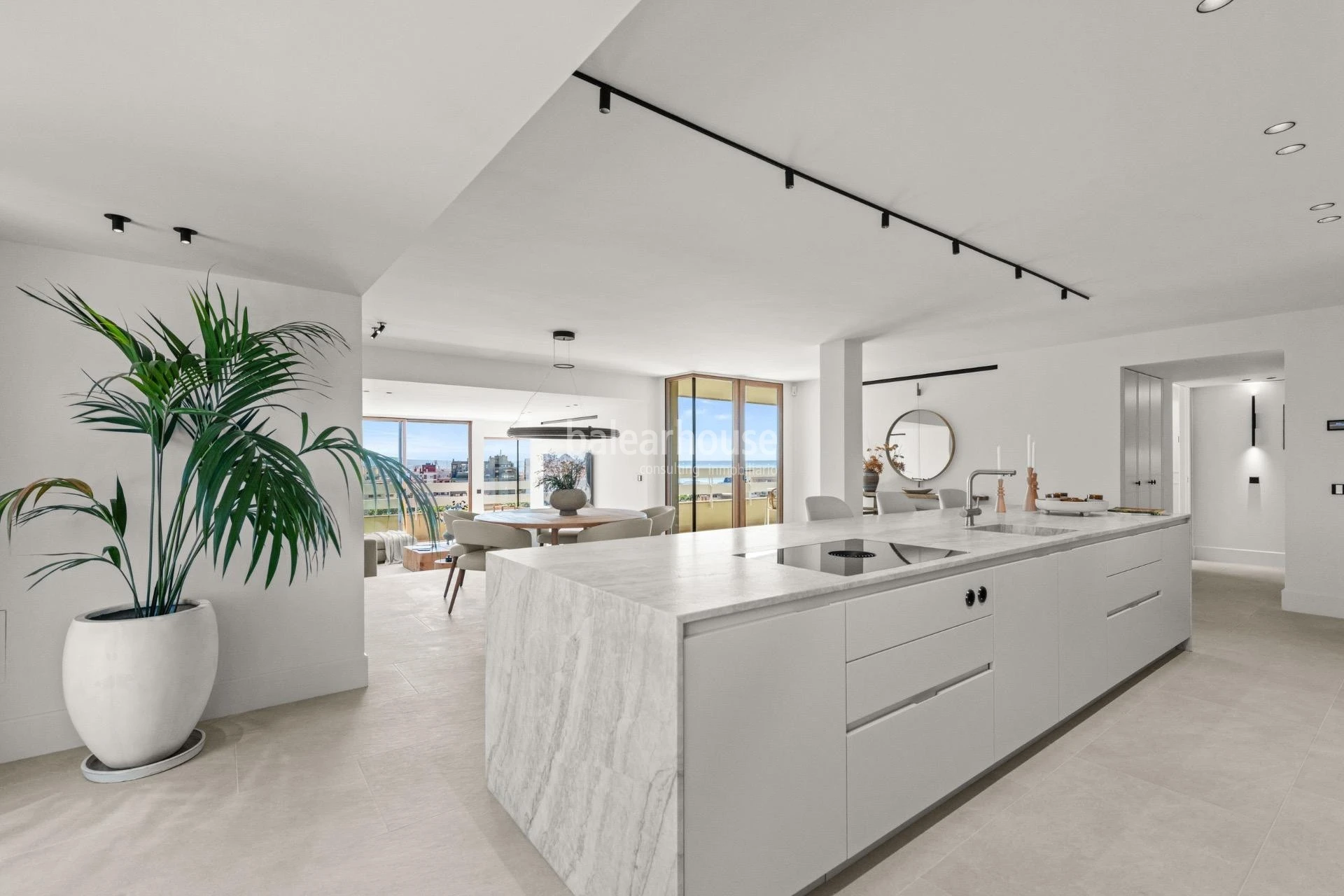 Exceptional penthouse with panoramic views over Palma and the Mediterranean