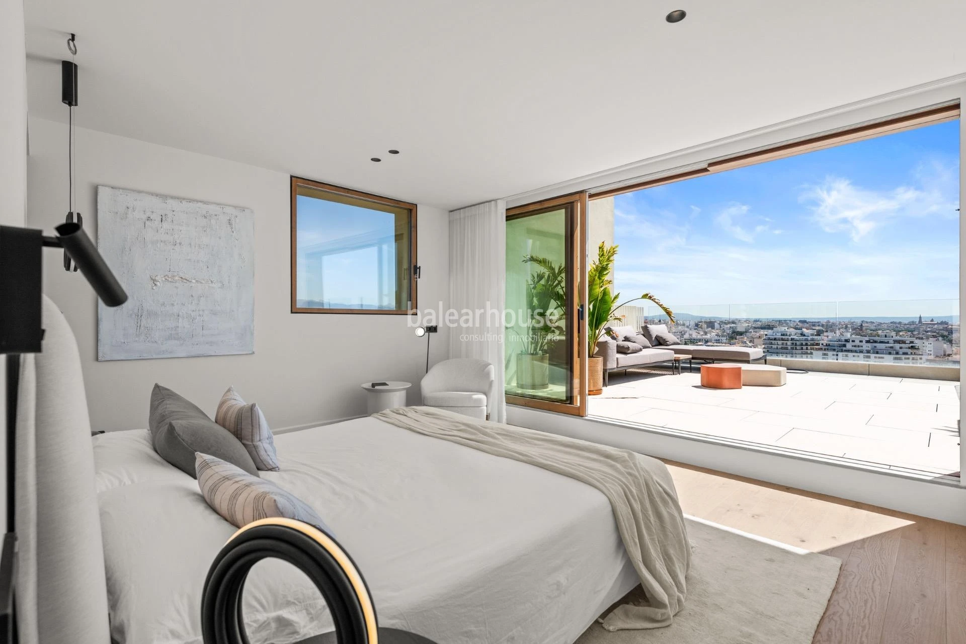 Exceptional penthouse with panoramic views over Palma and the Mediterranean