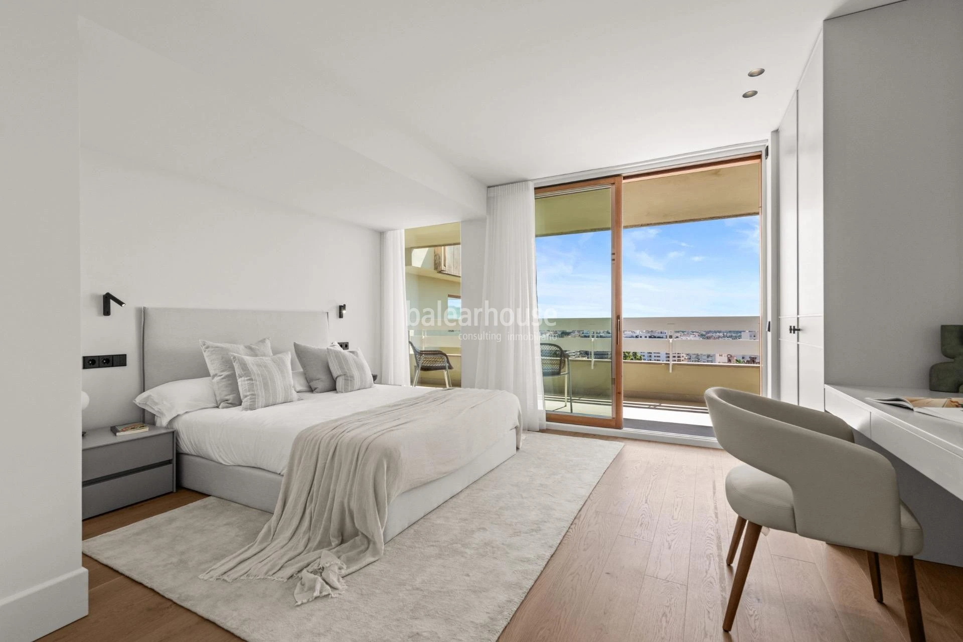 Exceptional penthouse with panoramic views over Palma and the Mediterranean
