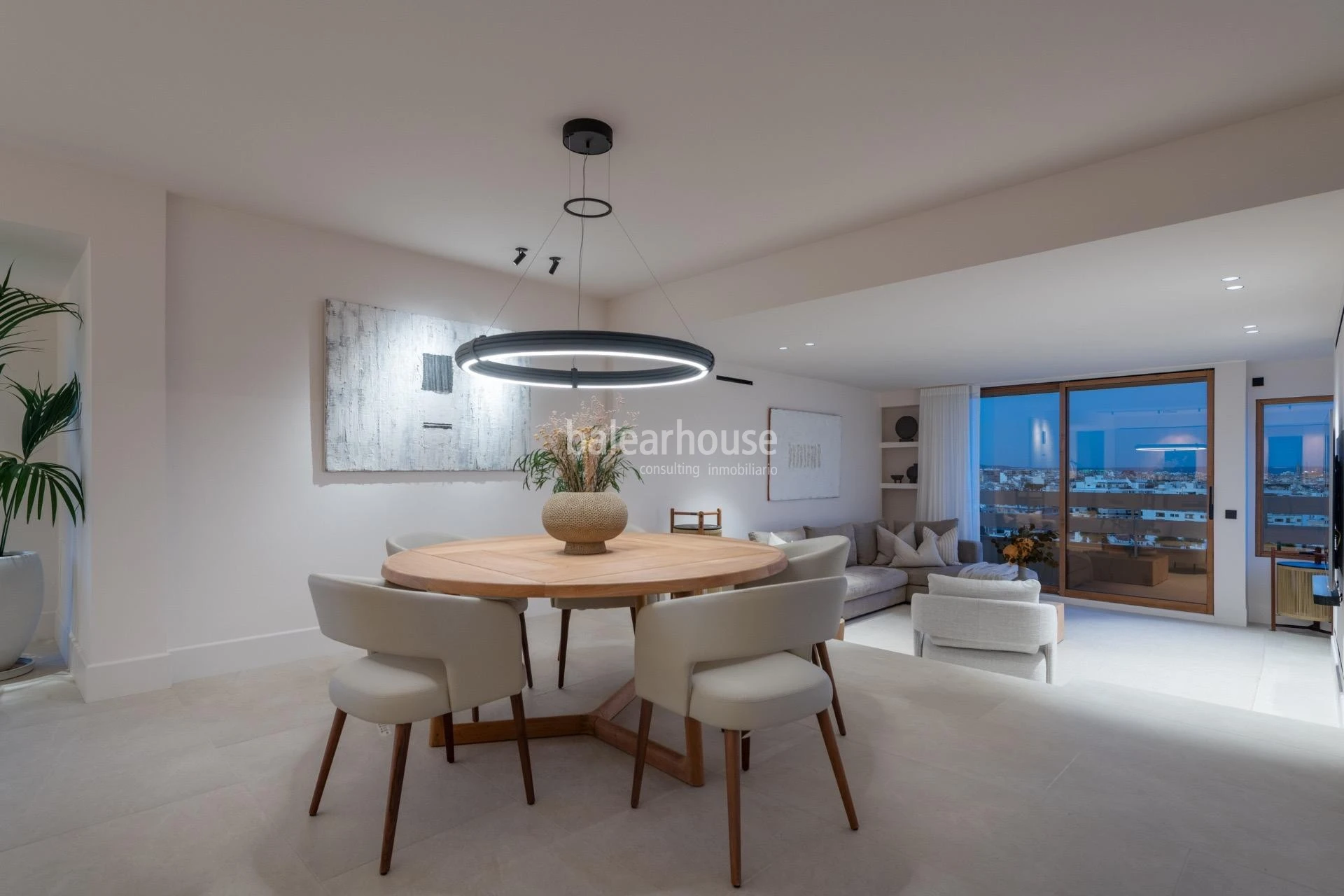 Exceptional penthouse with panoramic views over Palma and the Mediterranean