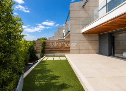 Impeccable house with garden and terraces in a well-kept complex with swimming pool in the green area of Sa Teulera