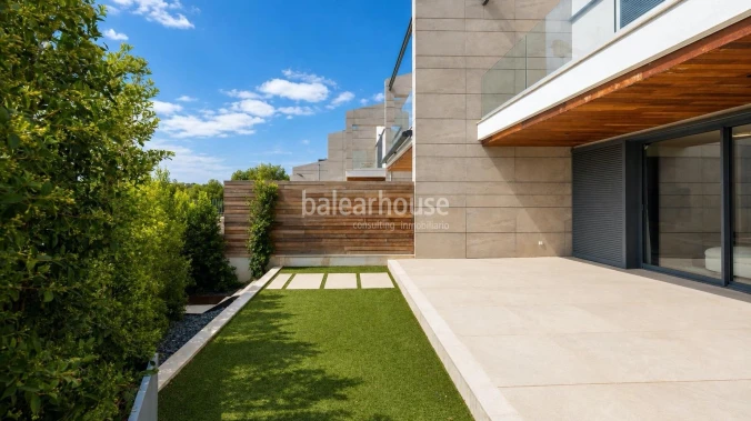 Impeccable house to rent  with garden and terraces in a well-kept complex with swimming pool in the green area of Sa Teulera