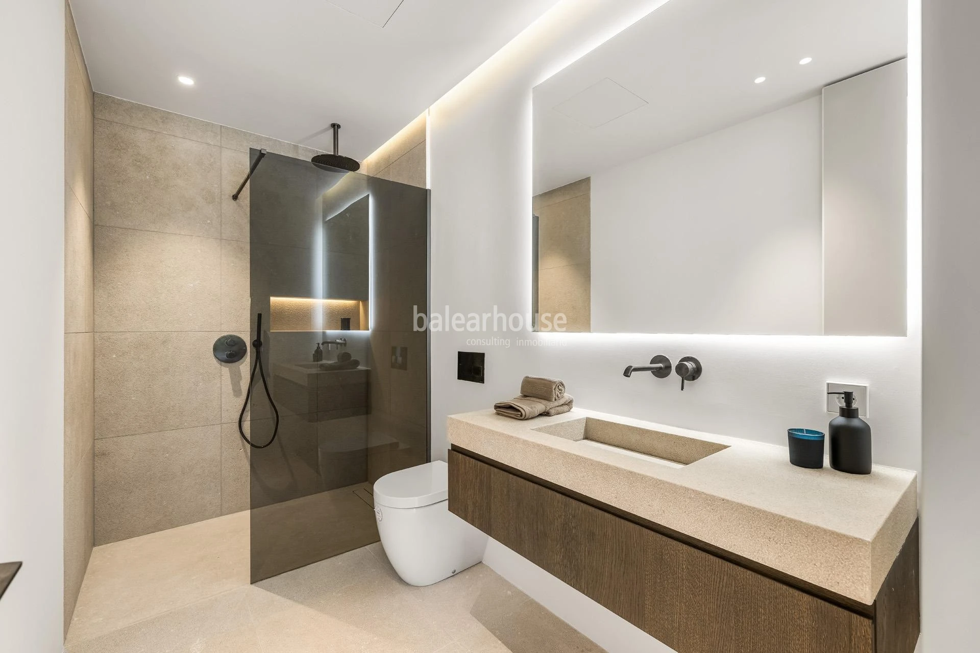 Contemporary new build villa in Costa d'en Blanes with beautiful views that reach to the sea