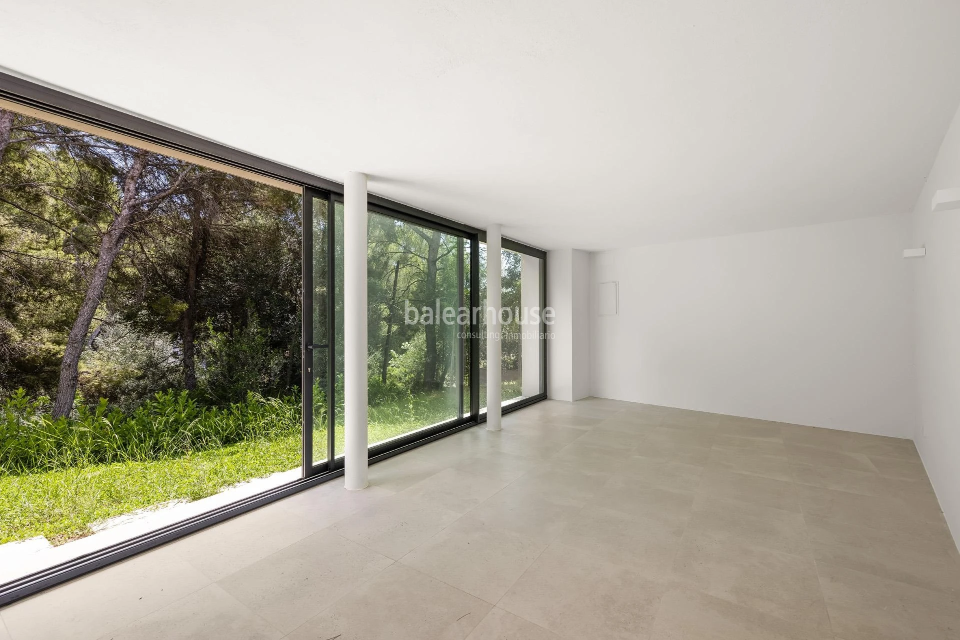 Contemporary new build villa in Costa d'en Blanes with beautiful views that reach to the sea