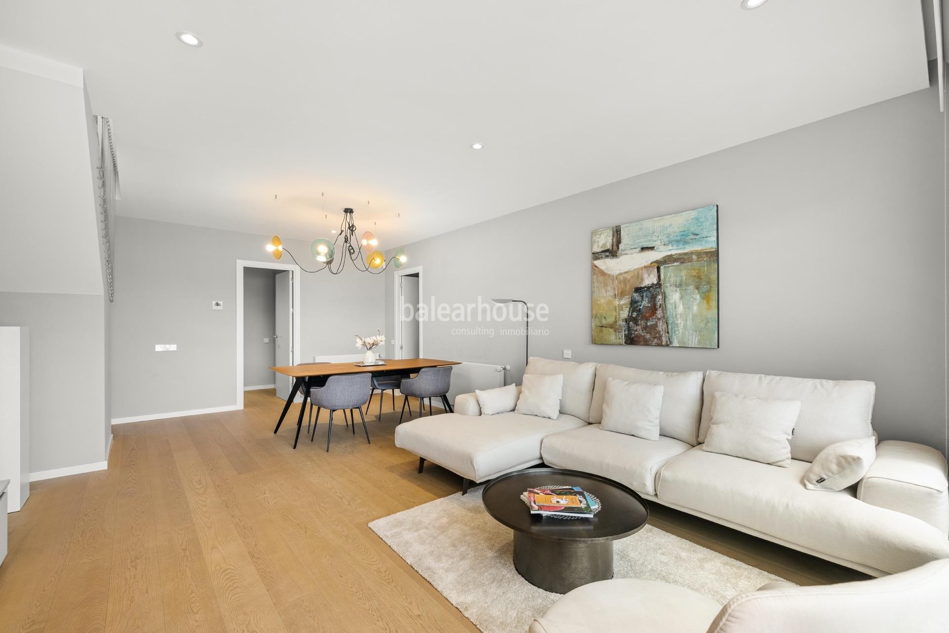 Modernes Penthouse mit eigener Sonnenterrasse direkt am Golfplatz.