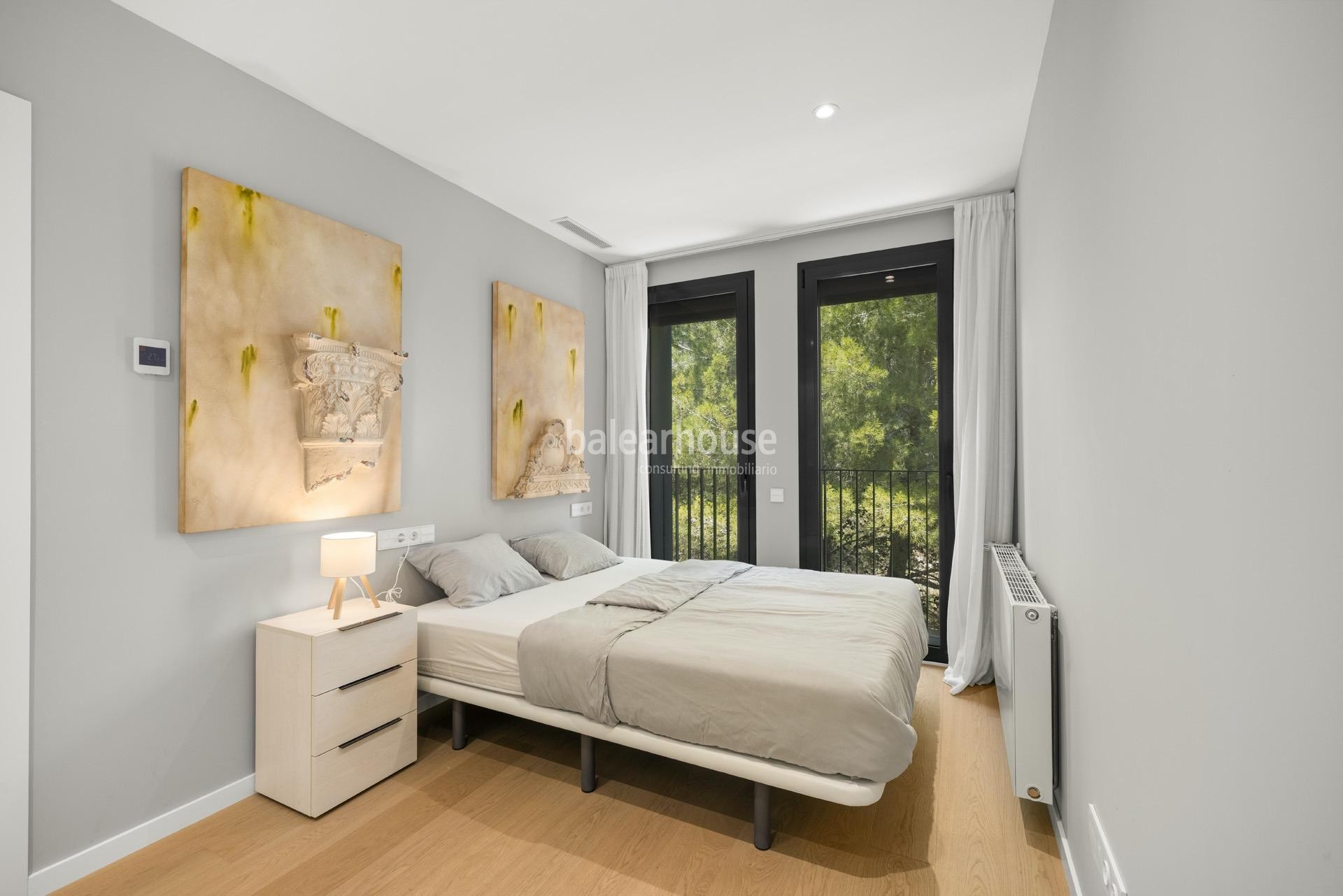 Modernes Penthouse mit eigener Sonnenterrasse direkt am Golfplatz.