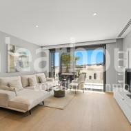 Modernes Penthouse mit eigener Sonnenterrasse direkt am Golfplatz.