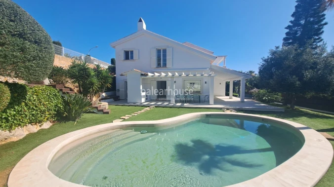 Spacious Mediterranean villa in Santa Ponsa with terraces and large gardens with swimming pool
