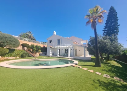 Spacious Mediterranean villa in Santa Ponsa with terraces and large gardens with swimming pool