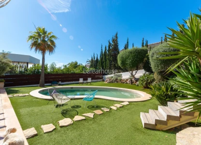 Spacious Mediterranean villa in Santa Ponsa with terraces and large gardens with swimming pool