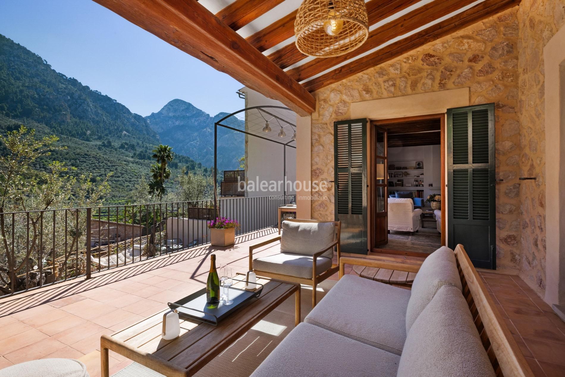 Charmantes Natursteinhaus in Fornalutx mit spektakulärem Tramuntana-Blick