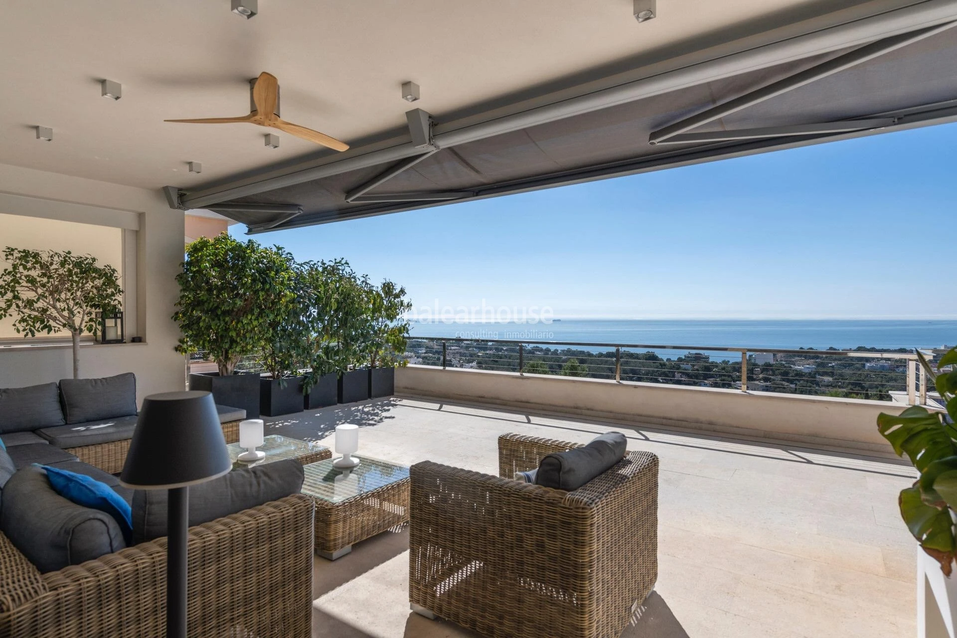 Exceptional villa with panoramic sea views and lush green surroundings in Bendinat
