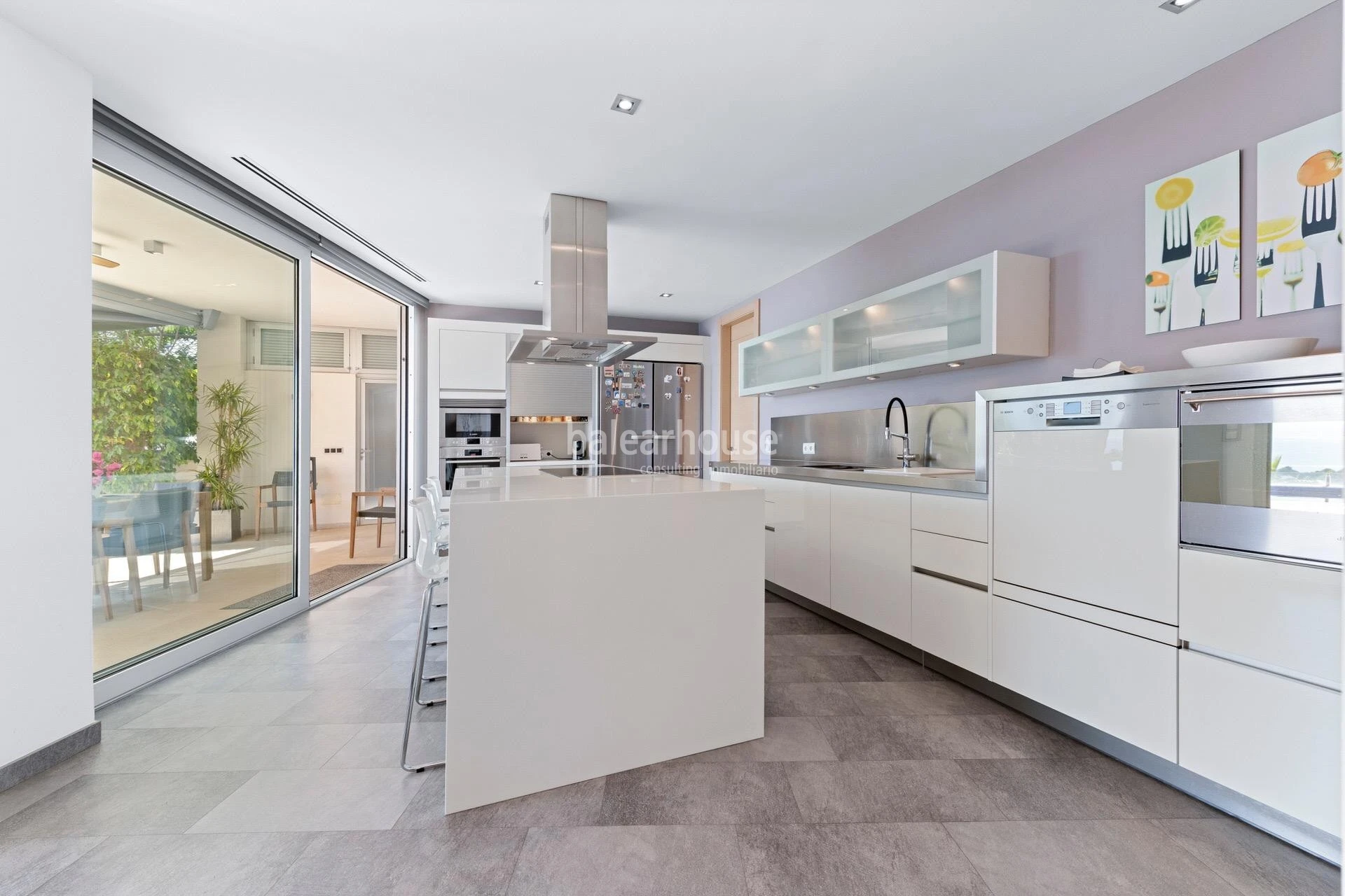 Exceptional villa with panoramic sea views and lush green surroundings in Bendinat
