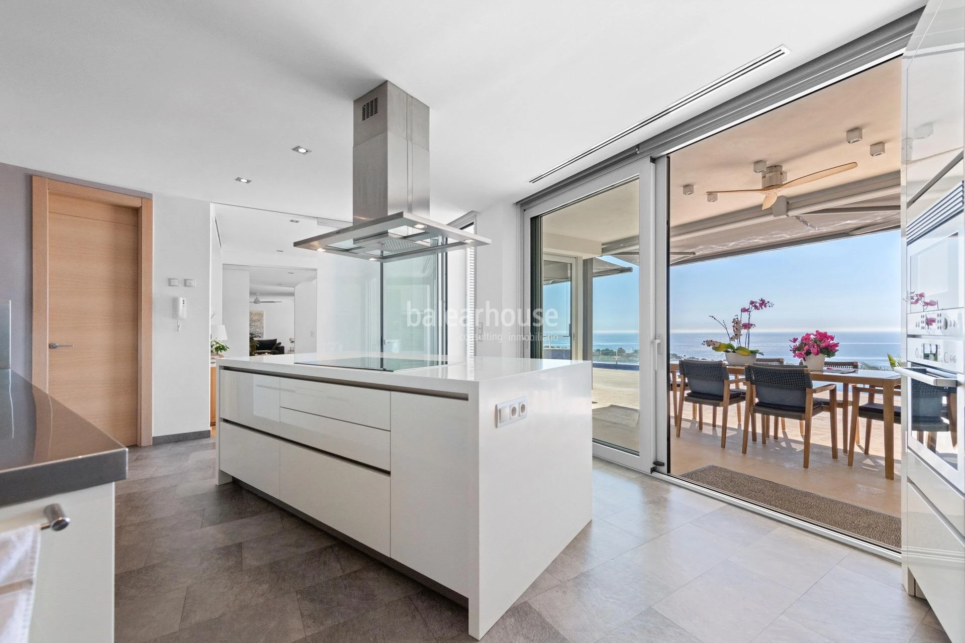 Exceptional villa with panoramic sea views and lush green surroundings in Bendinat