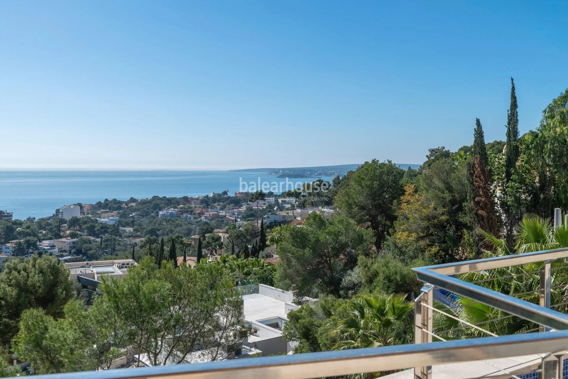 Exceptional villa with panoramic sea views and lush green surroundings in Bendinat