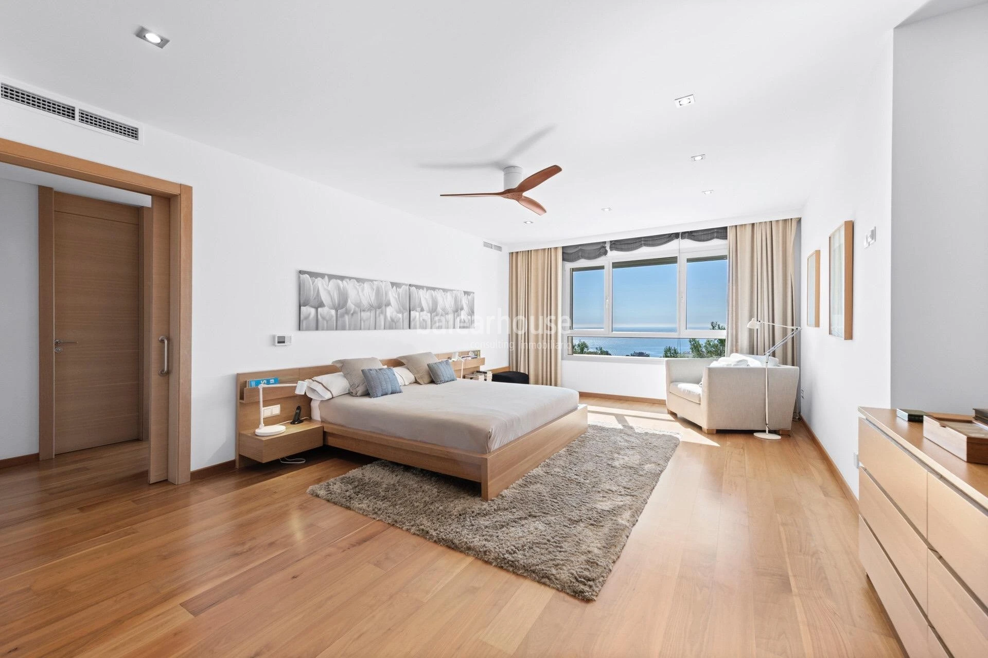 Exceptional villa with panoramic sea views and lush green surroundings in Bendinat