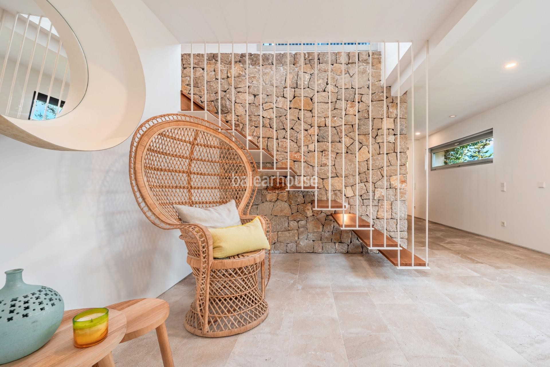 Elegante villa de diseño moderno a pocos pasos de la playa de Cala Vinyas en la costa suroeste de Mallorca