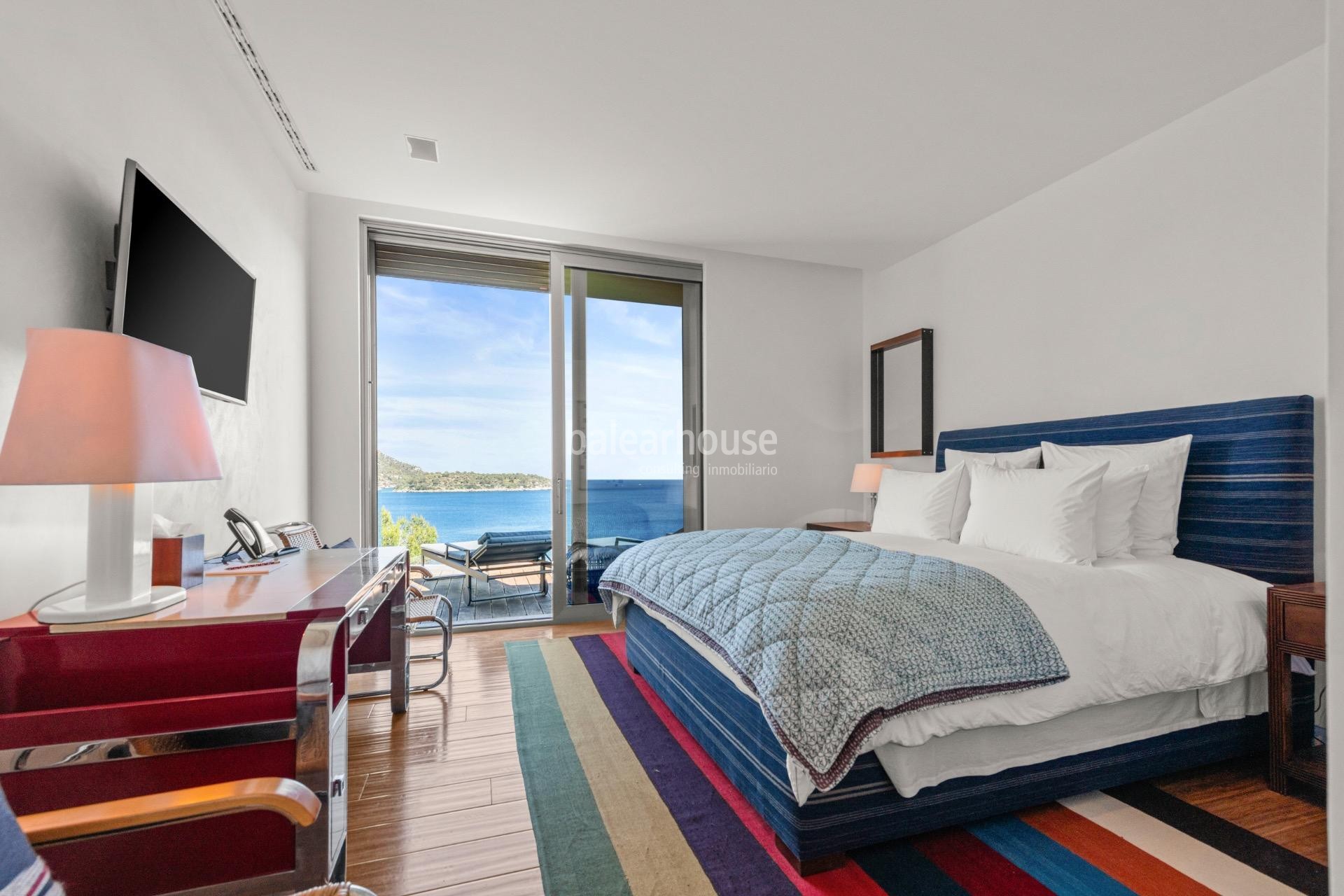 Exklusive moderne Villa in erster Meereslinie in Formentor mit privatem Meerzugang