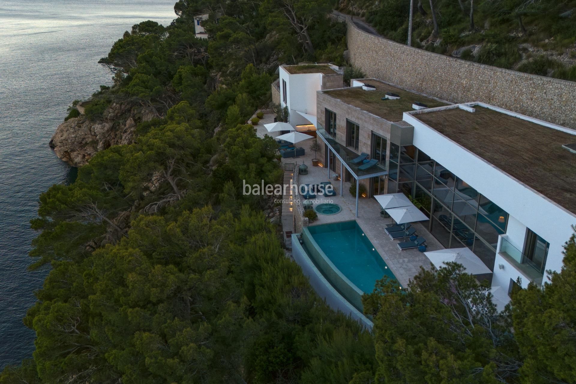 Exklusive moderne Villa in erster Meereslinie in Formentor mit privatem Meerzugang