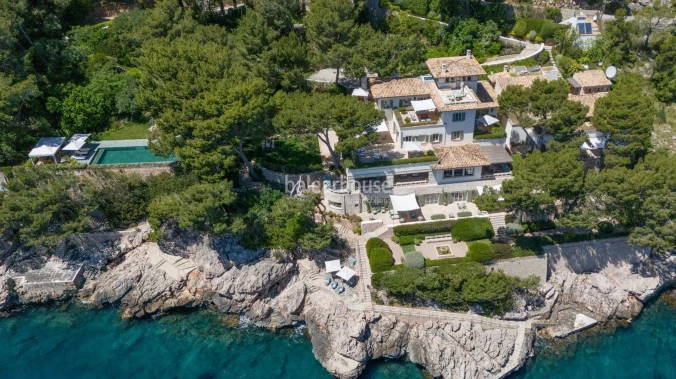 A unique property emerging from the landscape of Formentor, with direct sea access and an absolutely unparalleled location