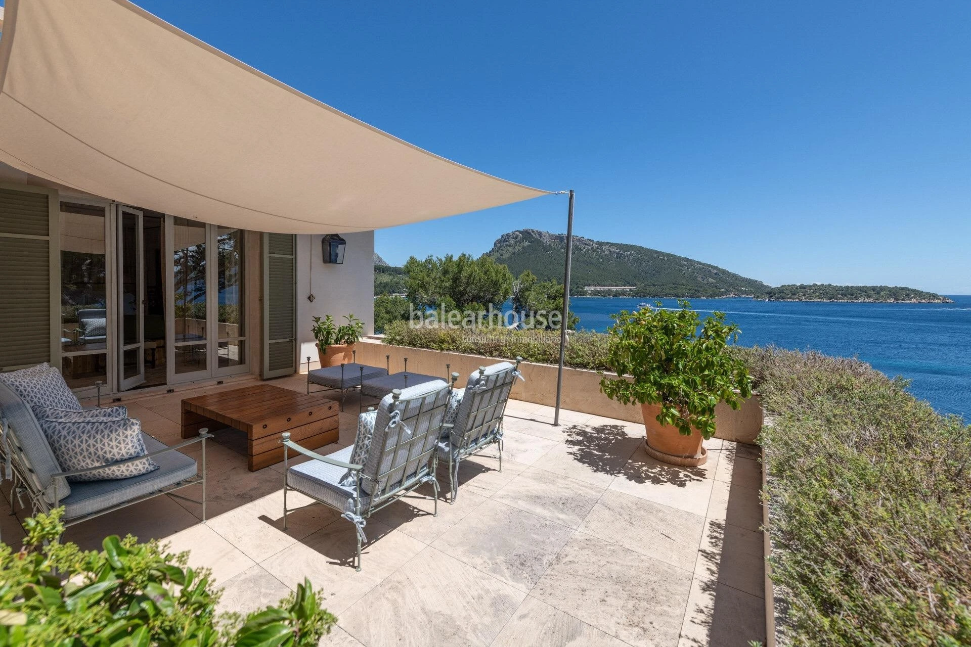 A unique property emerging from the landscape of Formentor, with direct sea access and an absolutely unparalleled location