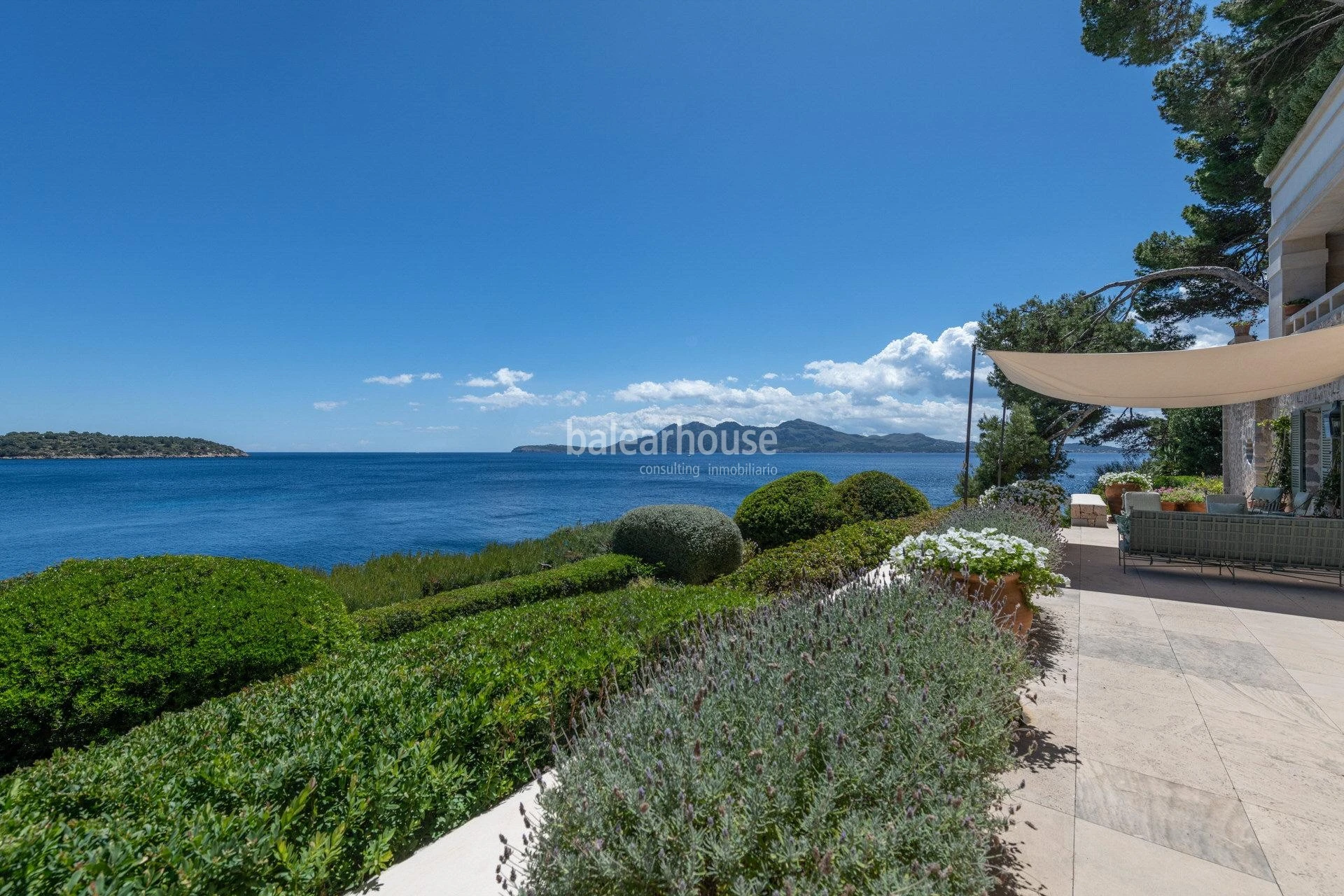 A unique property emerging from the landscape of Formentor, with direct sea access and an absolutely unparalleled location