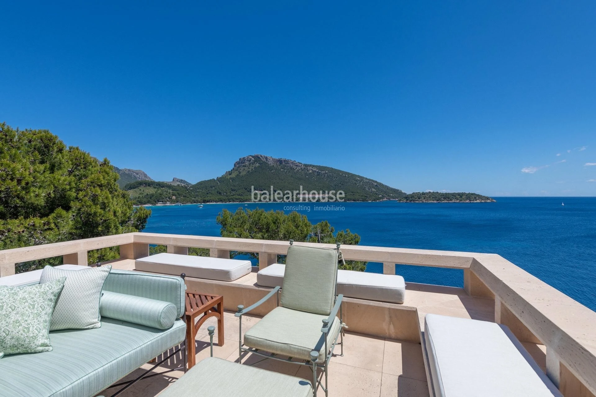 A unique property emerging from the landscape of Formentor, with direct sea access and an absolutely unparalleled location