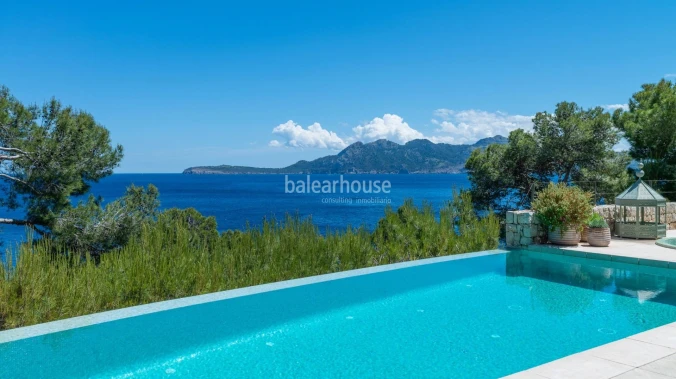 Exclusive contemporary frontline villa in Formentor with private sea access