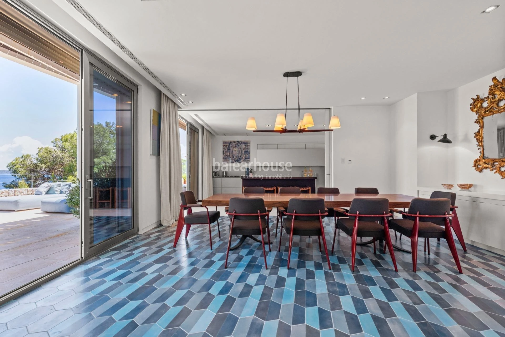 Exklusive moderne Villa in erster Meereslinie in Formentor mit privatem Meerzugang