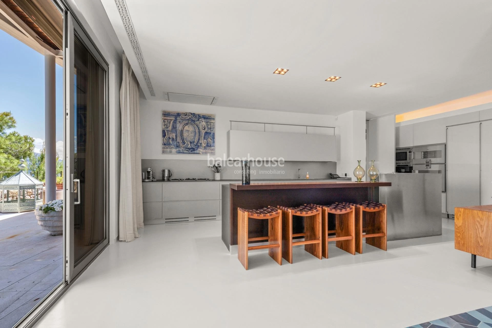 Exklusive moderne Villa in erster Meereslinie in Formentor mit privatem Meerzugang