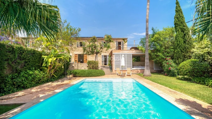 Tradition, Moderne und Natur in dieser großen Finca in kurzer Entfernung zum Zentrum von Palma.
