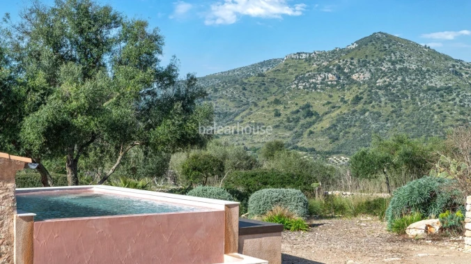 An exclusive estate near beautiful coves, surrounded by silence and nature